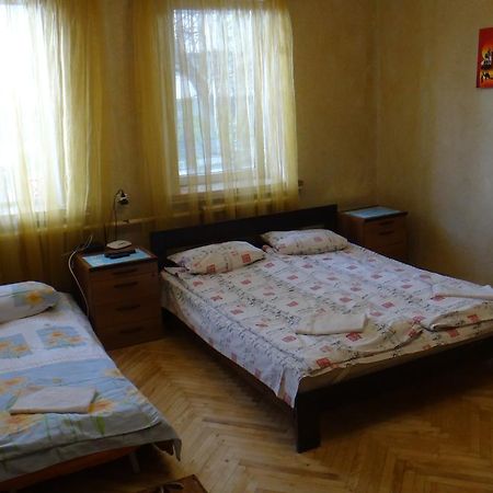 Apartment Near The Central Railway Station Kiev Eksteriør billede