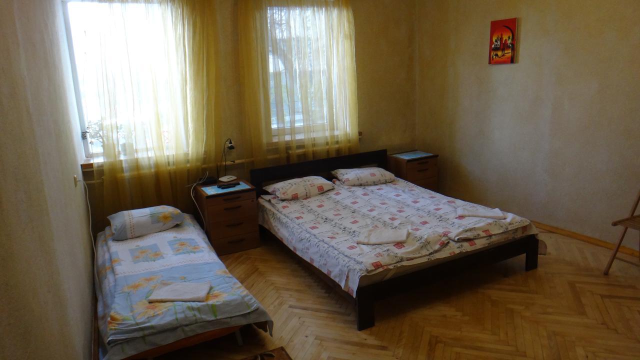 Apartment Near The Central Railway Station Kiev Eksteriør billede